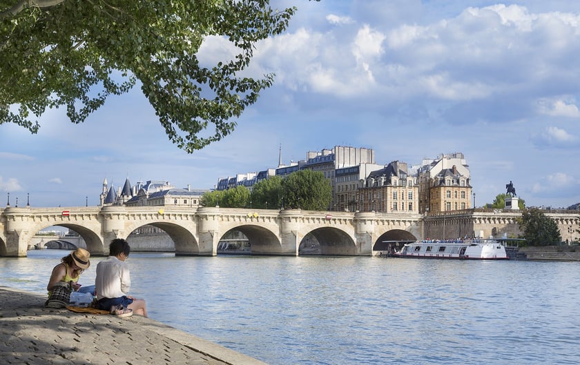 A Beautiful Walk Through the Historic Heart of Paris