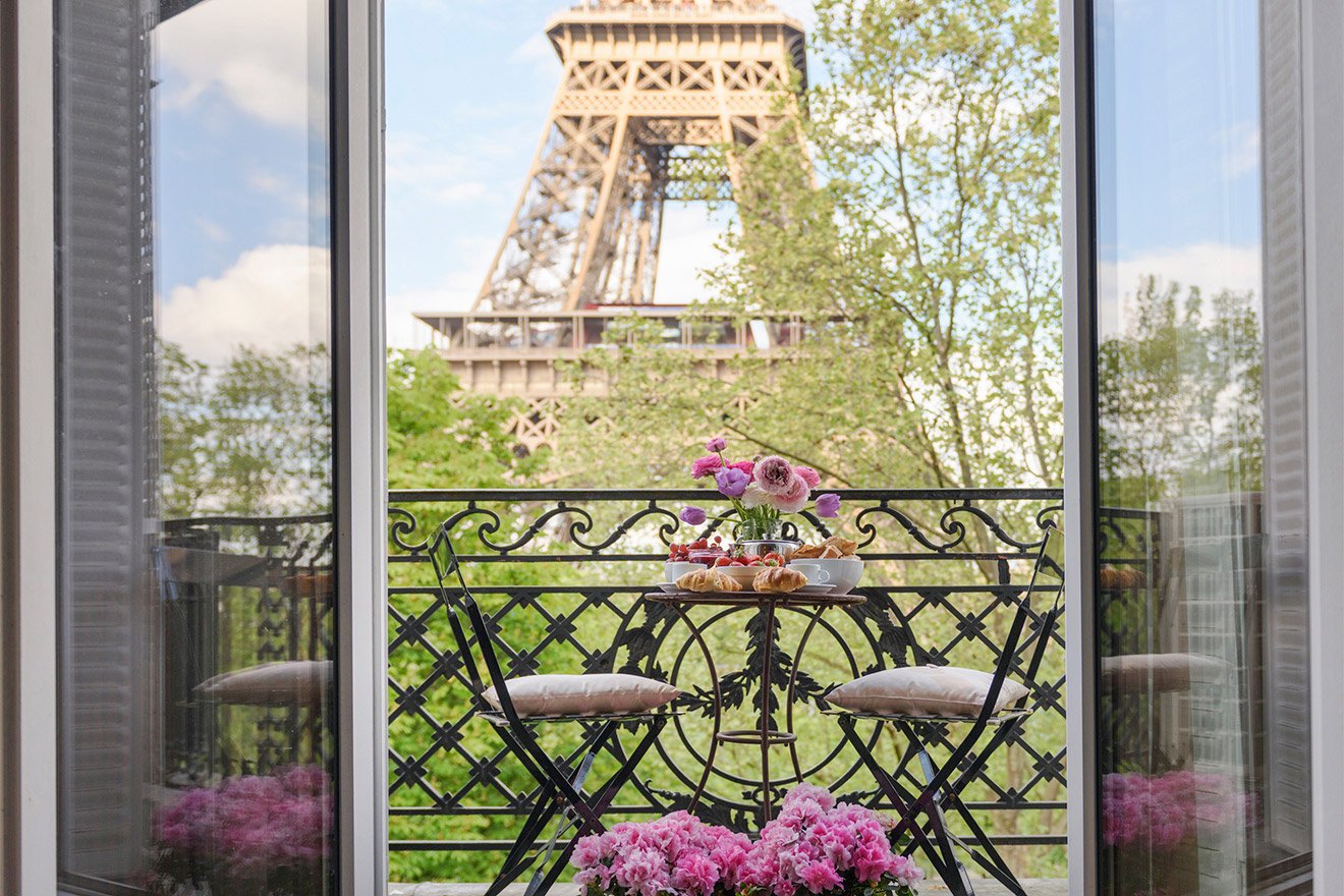 2 Bedroom Paris Apartment With Incredible Eiffel Tower Views