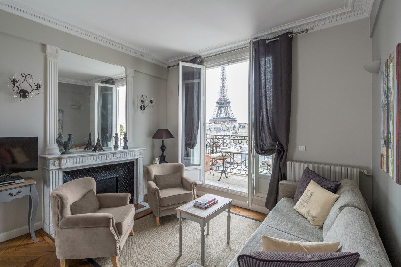 Find 2 Bedroom Accommodation Paris, France, near the Seine - Paris Perfect