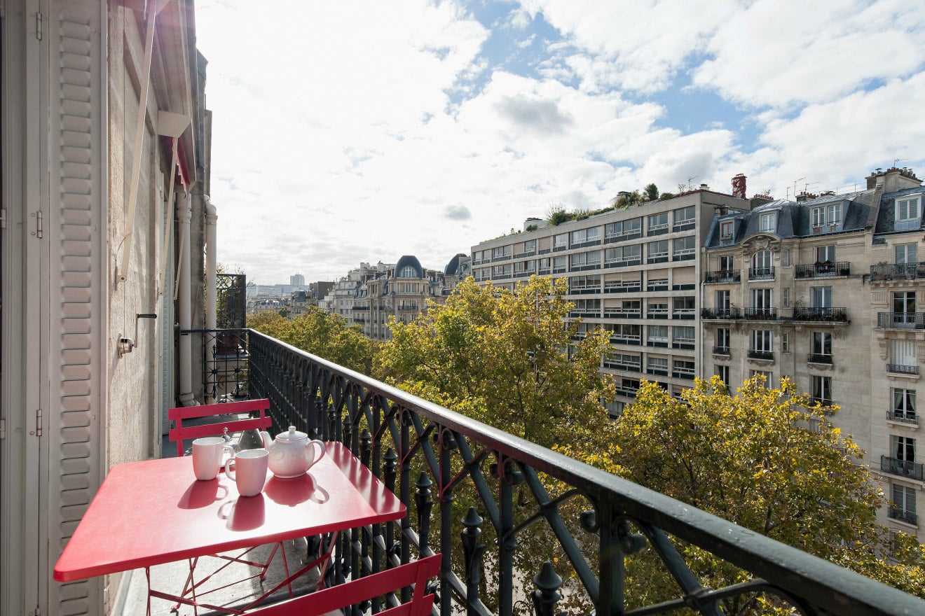 Gorgeous Two Bedroom Paris Apartment Near Eiffel Tower