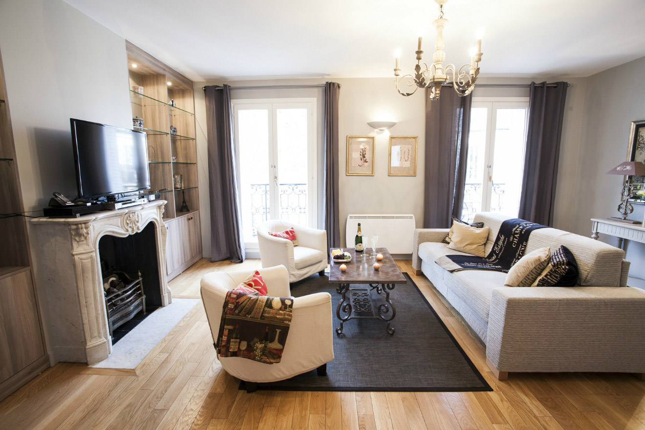 2 Bedroom Luxury Flat in Paris with Eiffel Tower Views - Paris Perfect