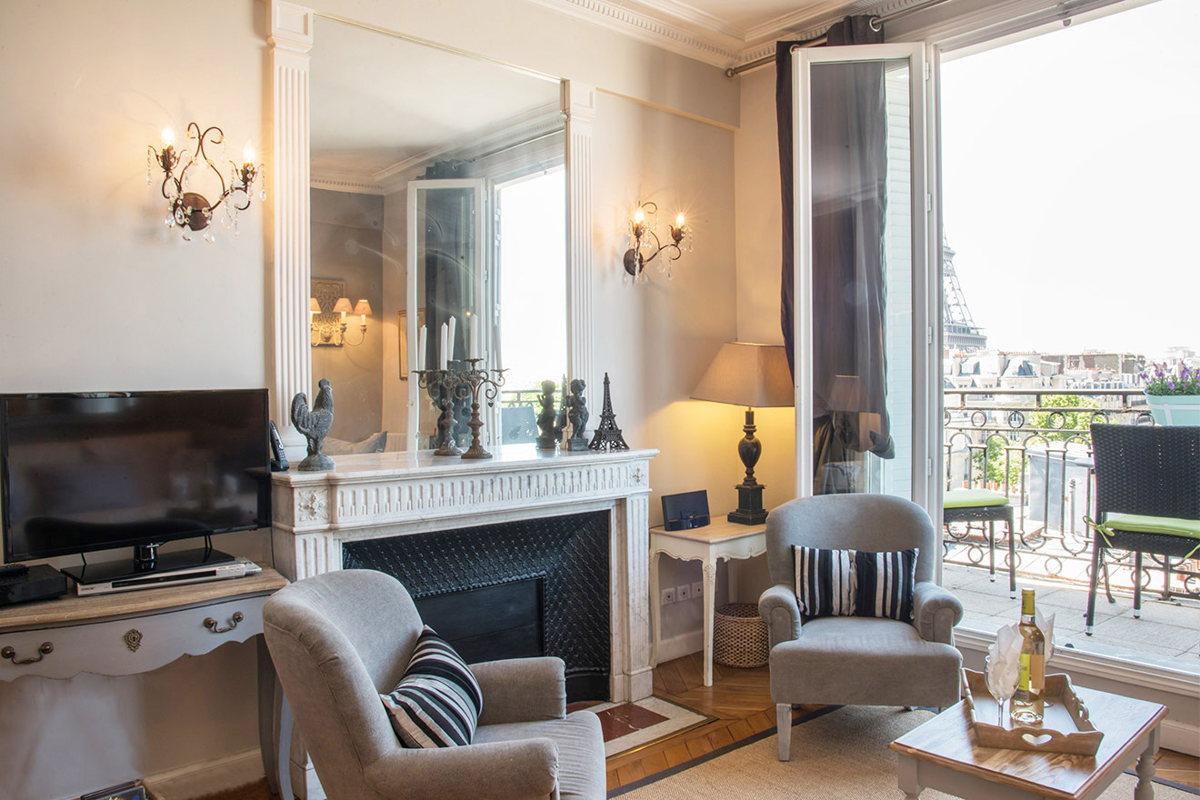 Find 2 Bedroom Accommodation Paris, France, near the Seine - Paris Perfect