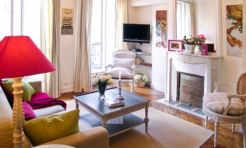 Book 1 Bedroom Paris Holiday Apartments with direct Eiffel Tower Views ...