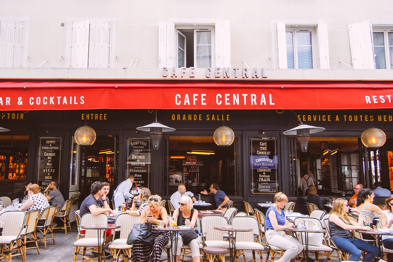 Parisian café