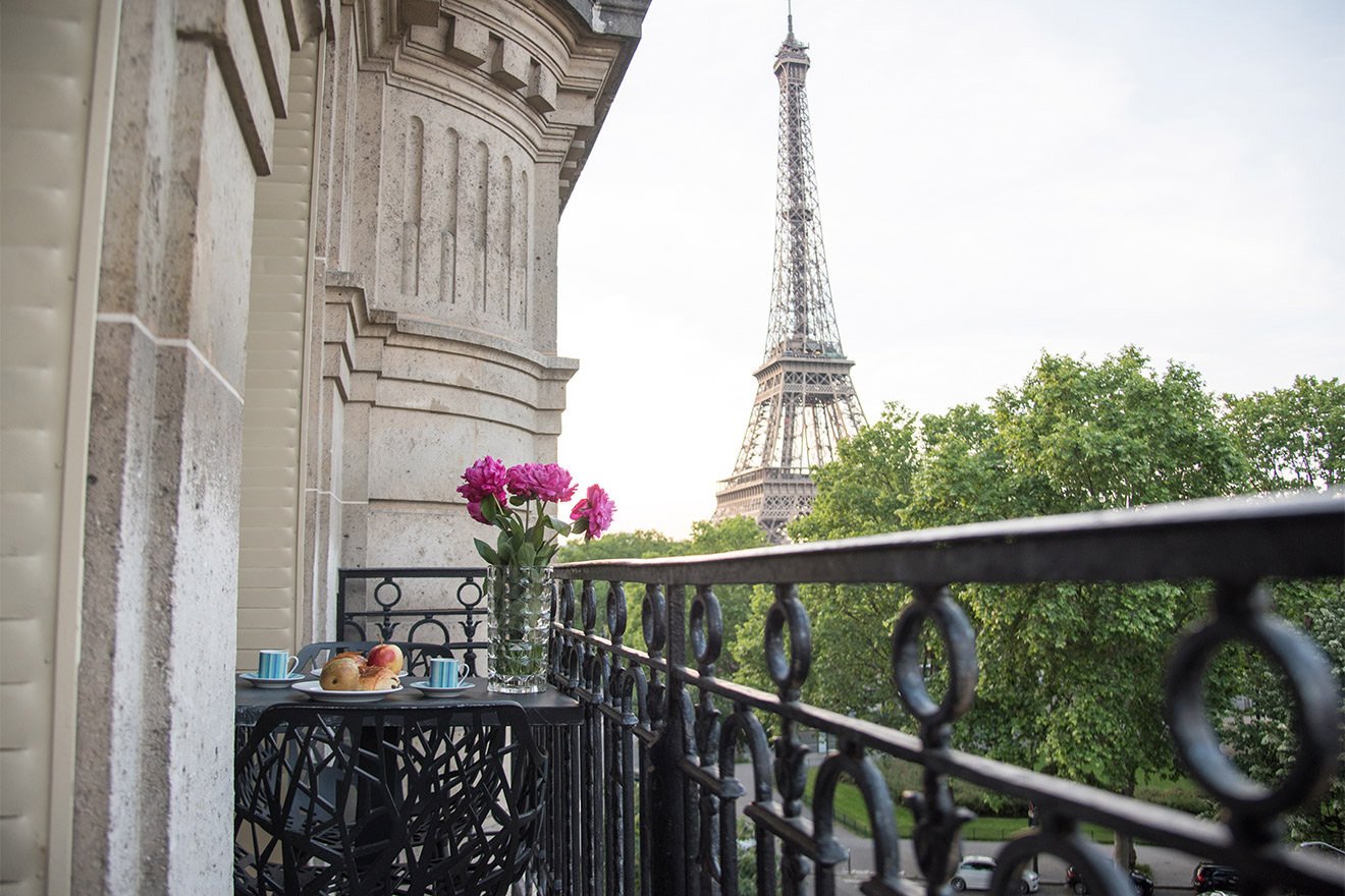 Luxurious 2 Bedroom Paris Apartment with Stunning Eiffel Tower Views