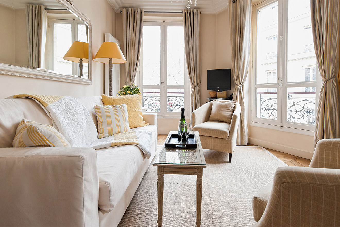2 Bedroom Eiffel Tower Apartment Rental - Paris Perfect