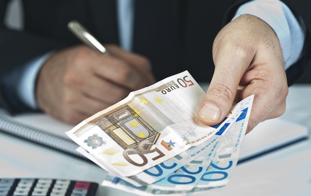 French Currency Exchanging Money In Paris Withdrawing Using Money Exchange Bureaus In Paris