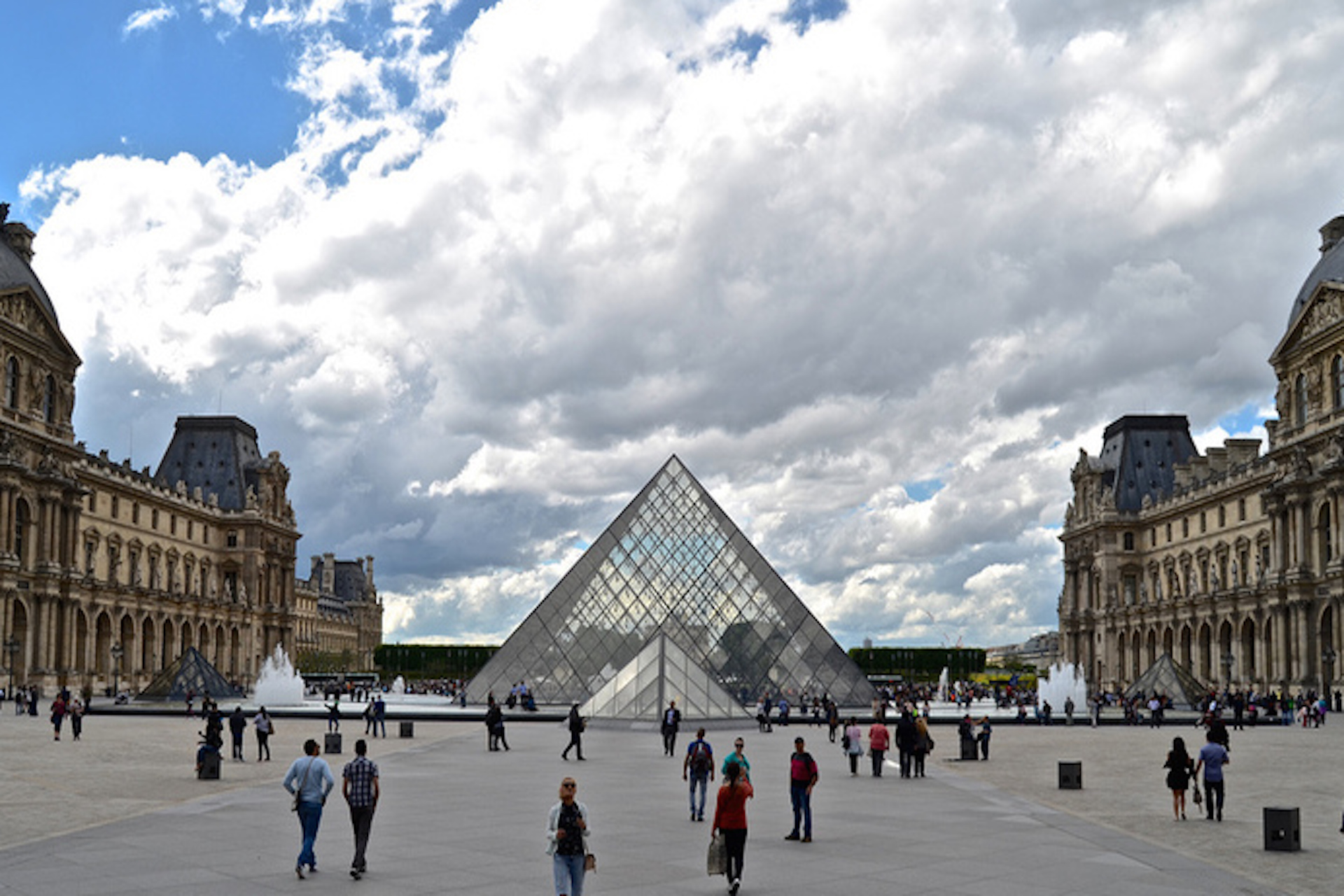 after hours tour of the louvre