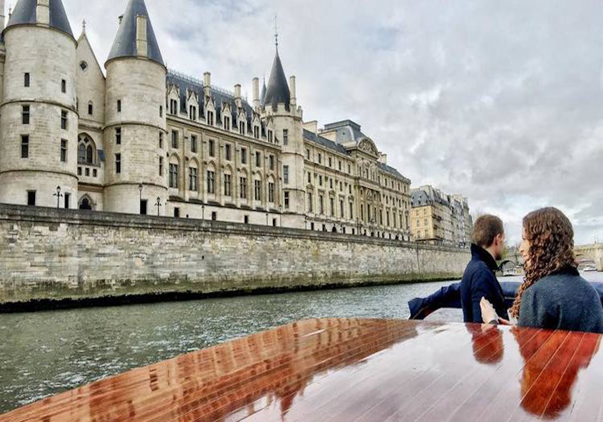 Seine River Luxury Cruise and Champagne